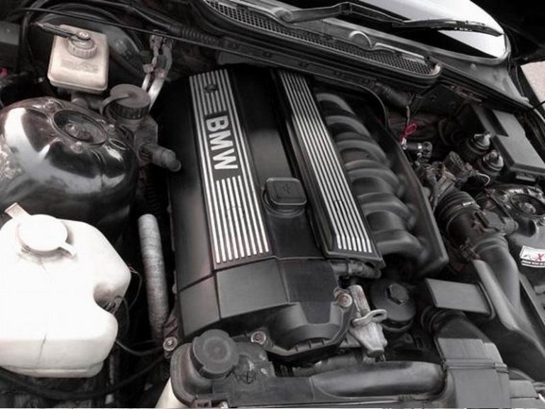 motor BMW M52